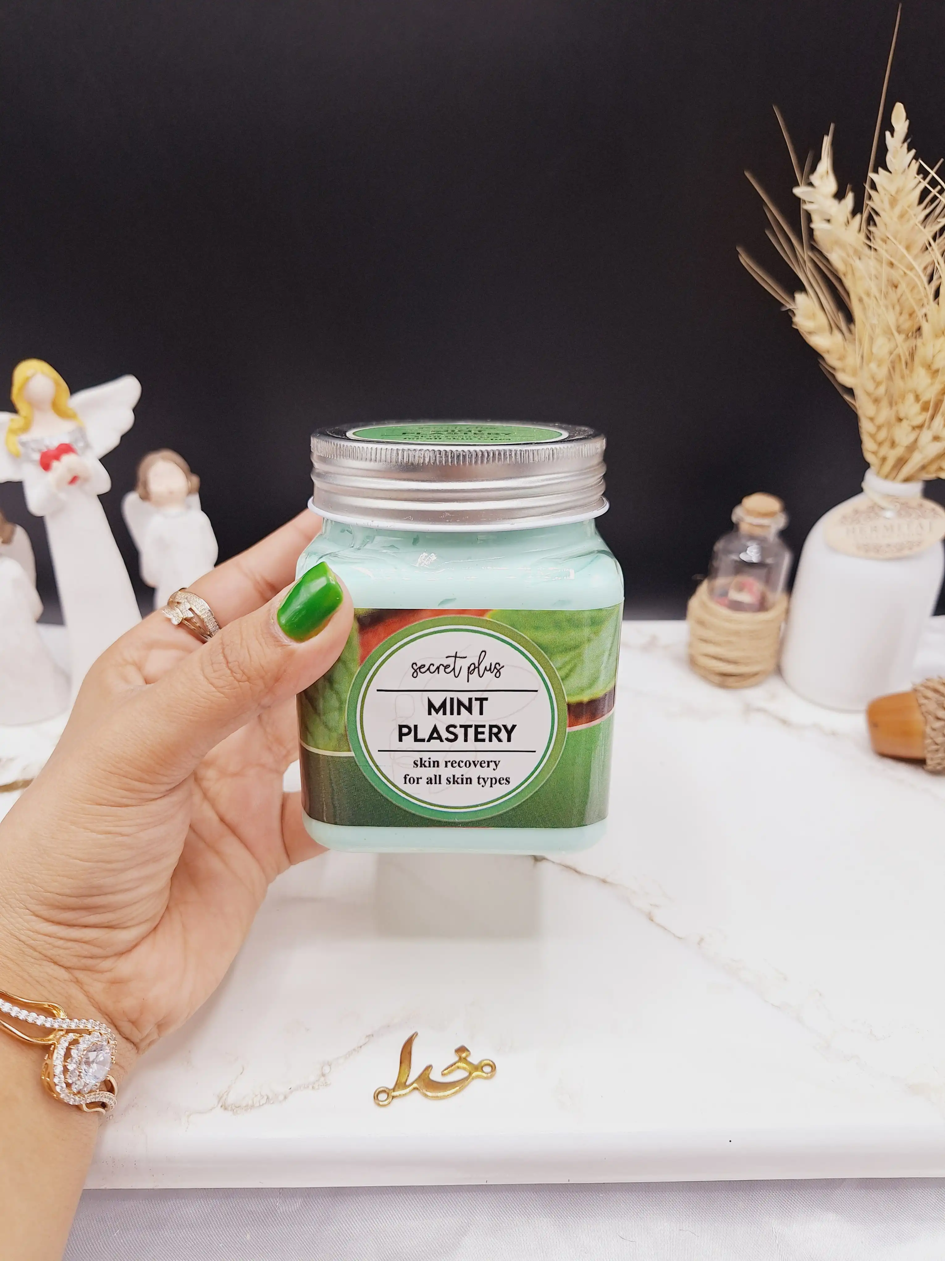 اسکراب لایه بردار تیرگی رایحه گچی نعنا MINT PLASTERY برند secret plus حجم 500ml