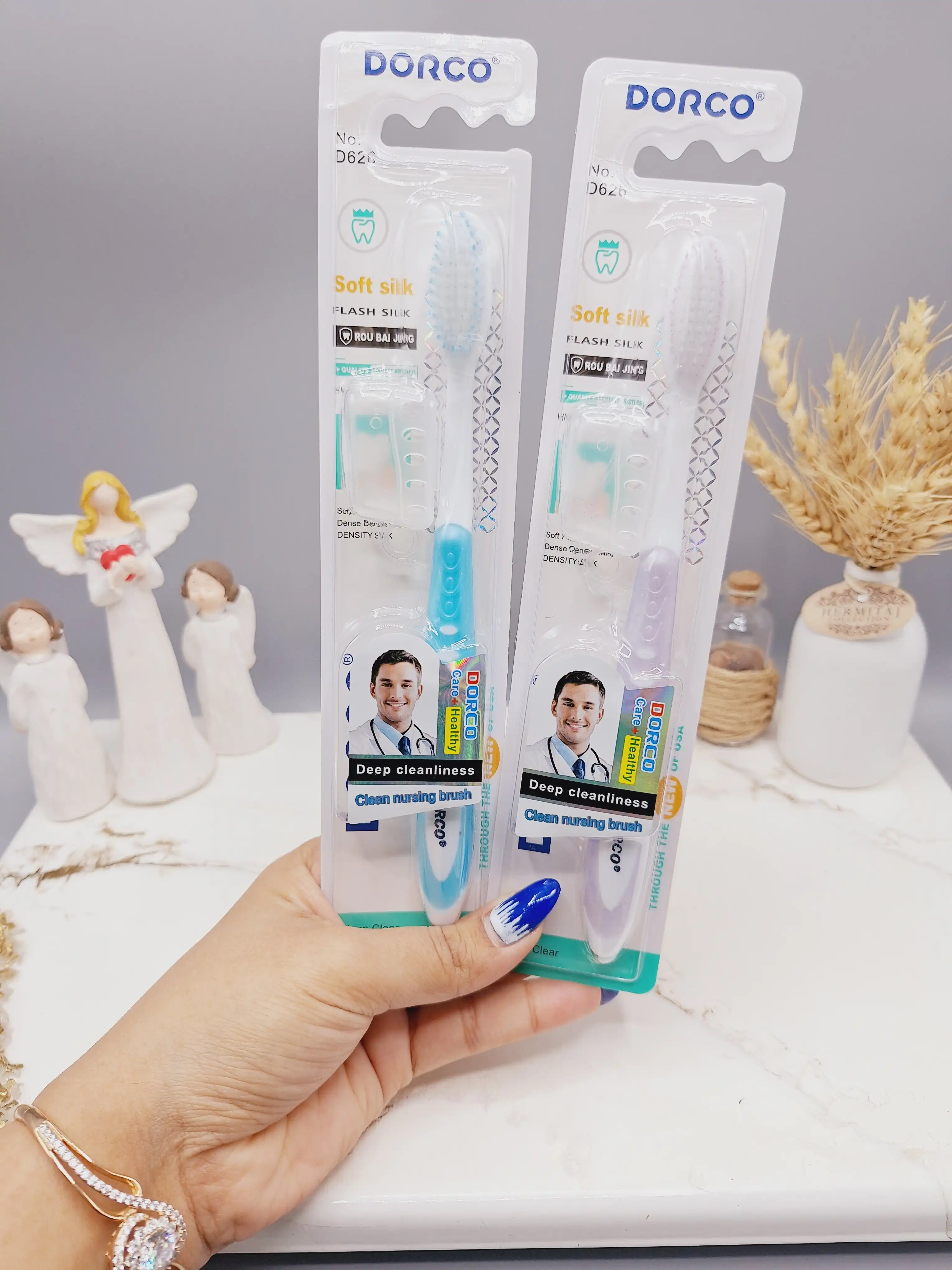 مسواک دورکو مدل Soft silk d626 با برس نرم