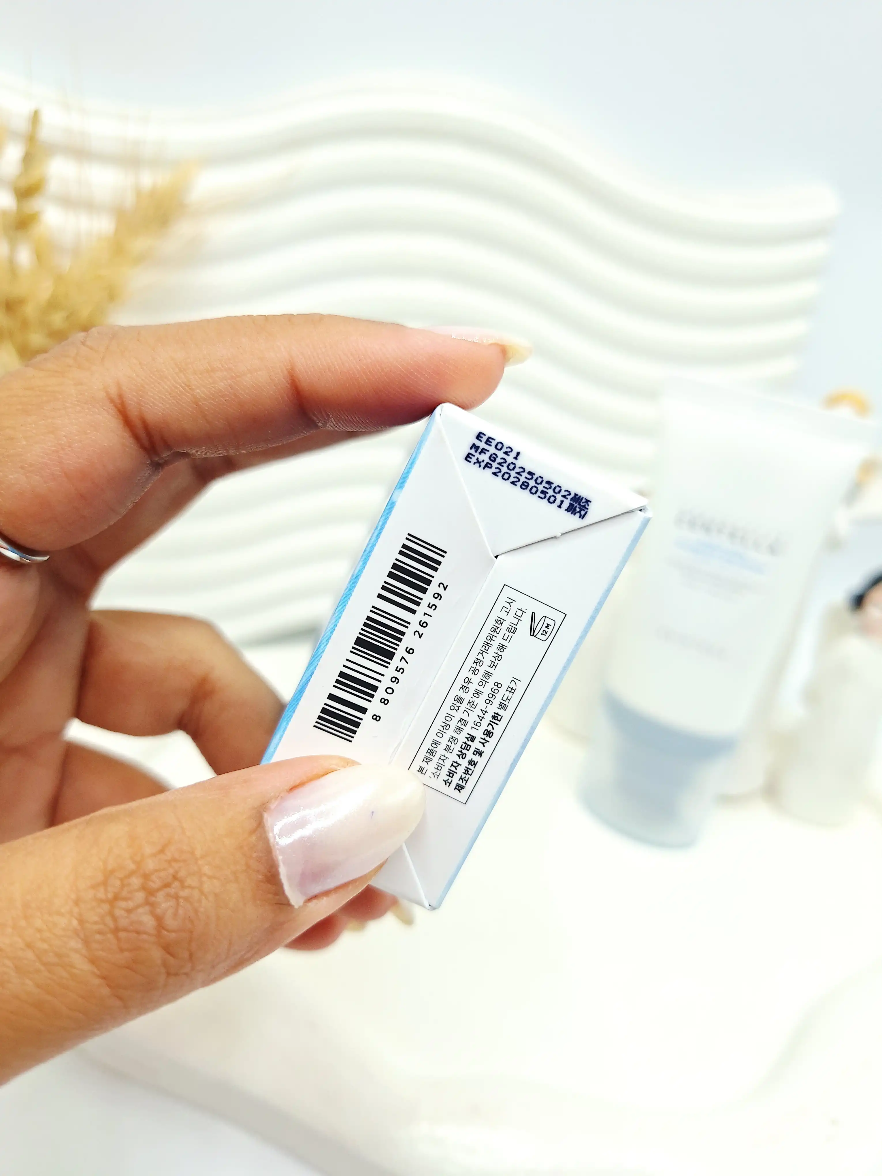 کرم ضد آفتاب بدون رنگ سنتلا +SPF 50 های کپی امارات کد 1592کرم ضد آفتاب بدون رنگ سنتلا +SPF 50 کد 1592