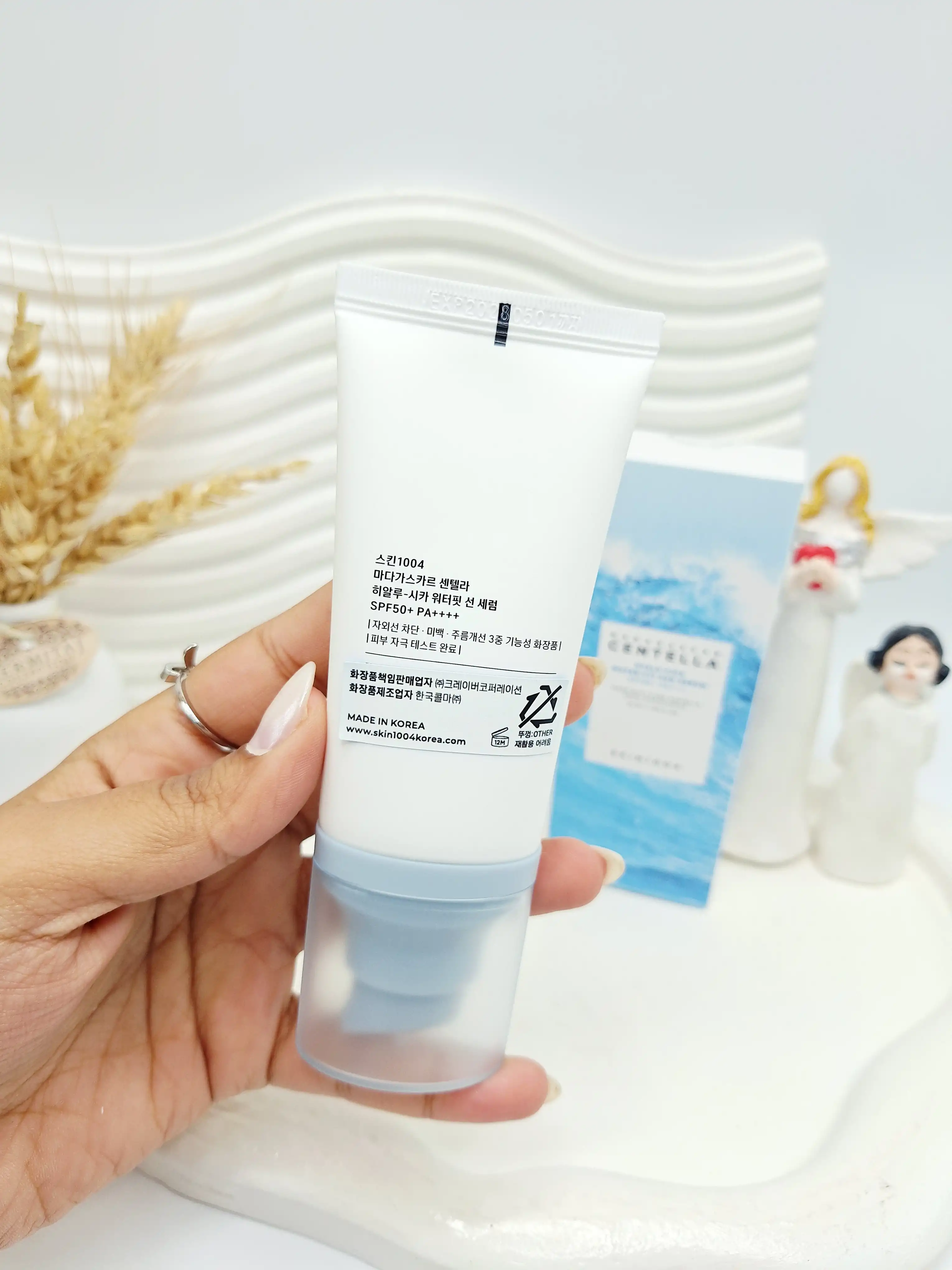 کرم ضد آفتاب بدون رنگ سنتلا +SPF 50 های کپی امارات کد 1592کرم ضد آفتاب بدون رنگ سنتلا +SPF 50 کد 1592